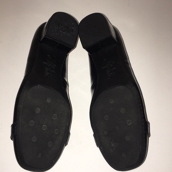 *SALE* Life Stride Leather Black 1.5” Flats - Picture 6 of 6